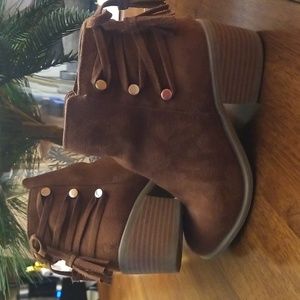 👉Suede Tan Ankle Boots